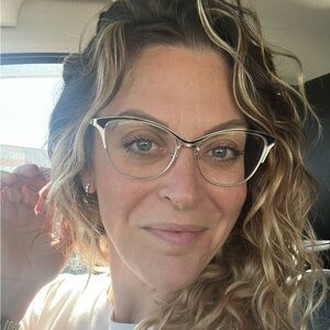 Meet your Posher, Caryn